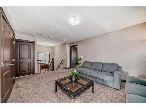 118 Bayview Street Sw, Airdrie, AB - Indoor Photo Showing Living Room