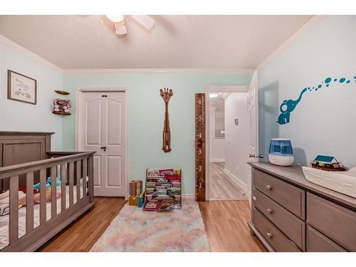 40 Dover Ridge Place Se, Calgary, AB - Indoor Photo Showing Bedroom