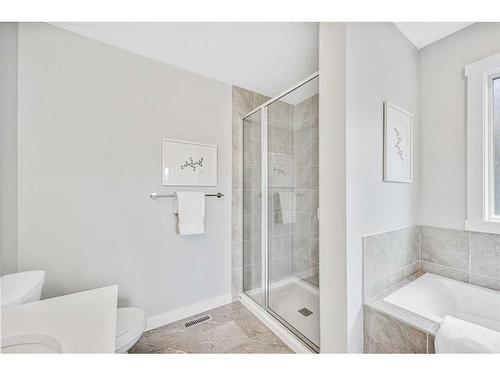 1378 Bayview Crescent Sw, Airdrie, AB - Indoor Photo Showing Bathroom