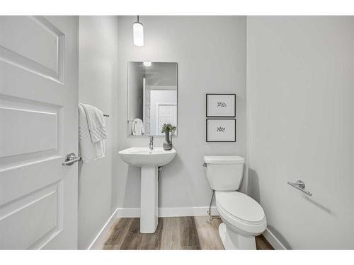 1378 Bayview Crescent Sw, Airdrie, AB - Indoor Photo Showing Bathroom