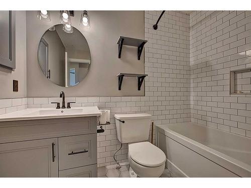 135 Erin Meadow Green Se, Calgary, AB - Indoor Photo Showing Bathroom