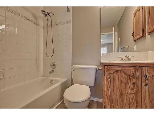 135 Erin Meadow Green Se, Calgary, AB - Indoor Photo Showing Bathroom