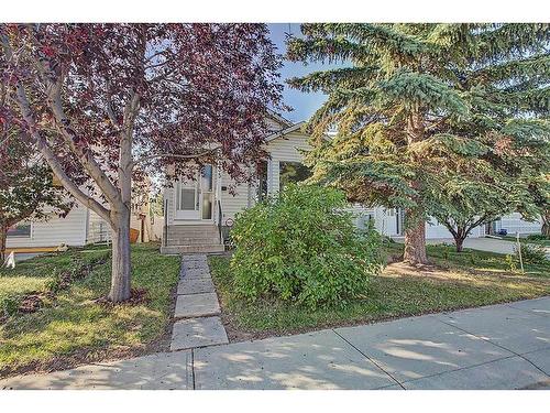 135 Erin Meadow Green Se, Calgary, AB - Outdoor