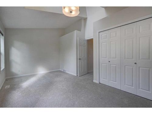 18 Promenade Way Se, Calgary, AB - Indoor Photo Showing Other Room