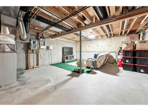 124 Everstone Place Sw, Calgary, AB - Indoor Photo Showing Basement