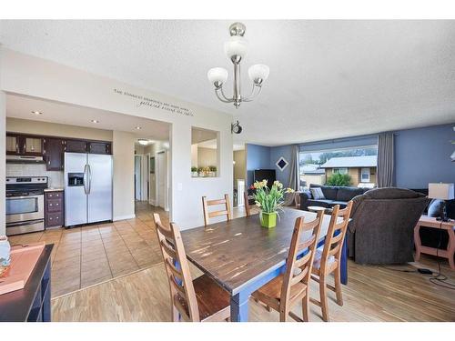 491 78 Avenue Ne, Calgary, AB - Indoor Photo Showing Dining Room