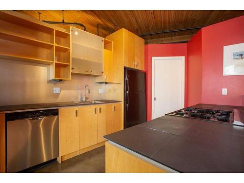 208-240 11 Avenue Sw, Calgary, AB - Indoor Photo Showing Kitchen