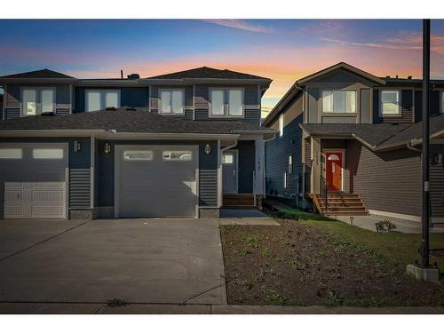 1427 Aldrich Place, Carstairs, AB - Outdoor With Facade