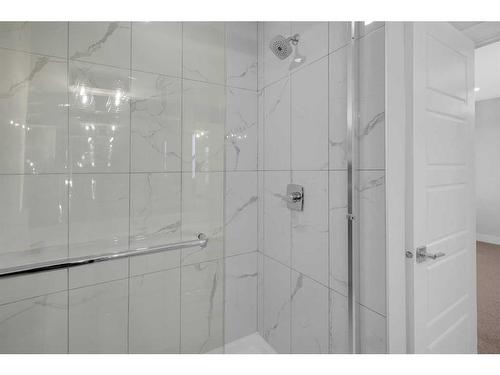 1427 Aldrich Place, Carstairs, AB - Indoor Photo Showing Bathroom