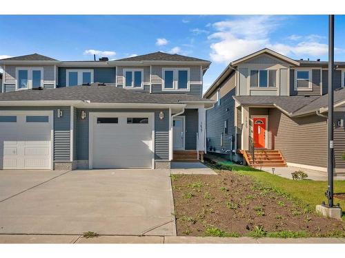 1427 Aldrich Place, Carstairs, AB - Outdoor With Facade