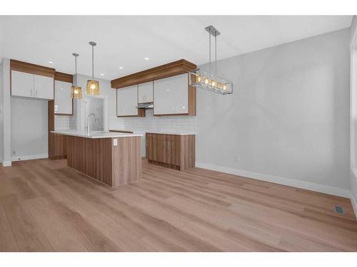 1427 Aldrich Place, Carstairs, AB - Indoor Photo Showing Kitchen