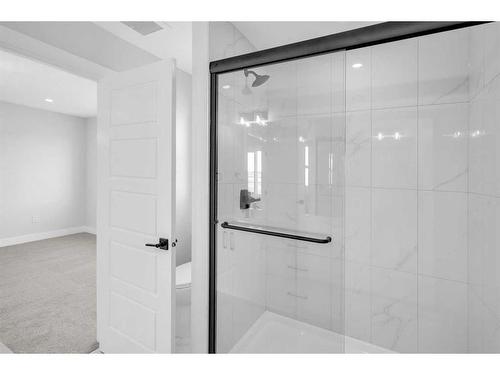 1421 Aldrich Place, Carstairs, AB - Indoor Photo Showing Bathroom