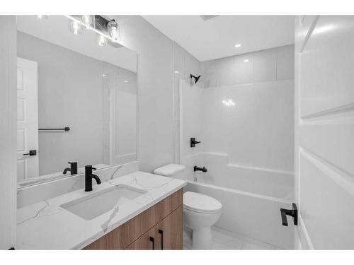 1421 Aldrich Place, Carstairs, AB - Indoor Photo Showing Bathroom