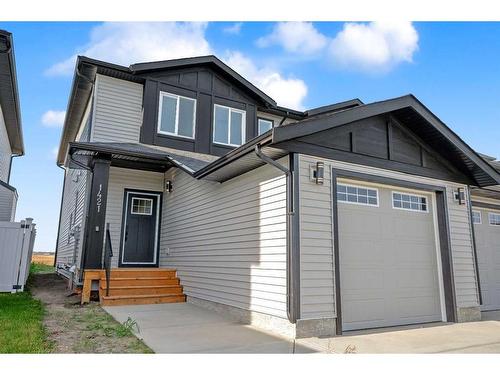 1421 Aldrich Place, Carstairs, AB - Outdoor