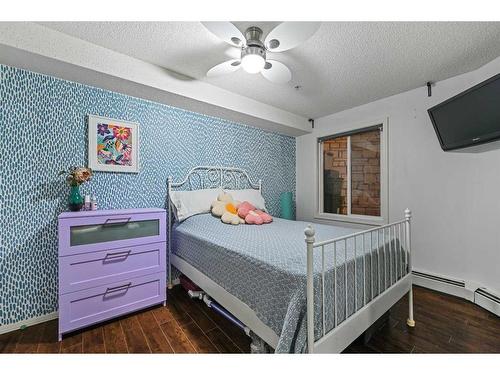 2218-2371 Eversyde Avenue Sw, Calgary, AB - Indoor Photo Showing Bedroom