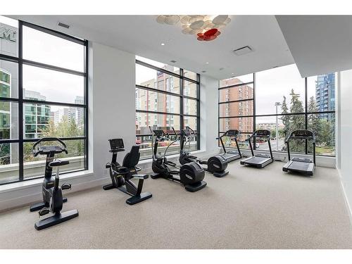 3408-310 12 Avenue Sw, Calgary, AB - Indoor Photo Showing Gym Room