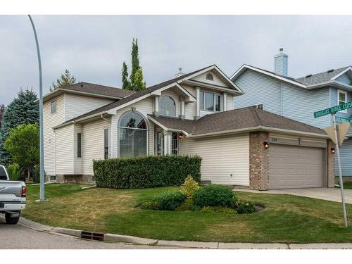 246 Douglas Ridge Mews Se, Calgary, AB - Outdoor