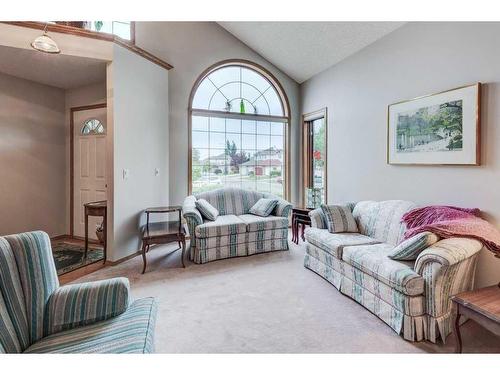 246 Douglas Ridge Mews Se, Calgary, AB - Indoor Photo Showing Living Room