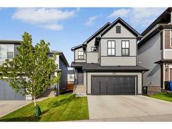 30 Rowley Park NW Calgary, AB T3L 0G7