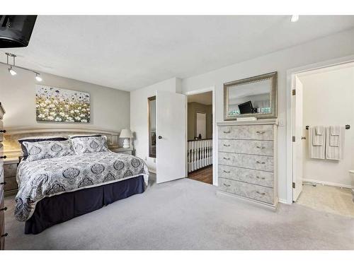 3935 Point Mckay Road Nw, Calgary, AB - Indoor Photo Showing Bedroom