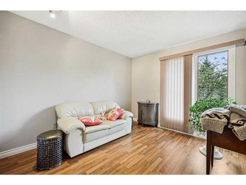 3935 Point Mckay Road Nw, Calgary, AB - Indoor Photo Showing Other Room