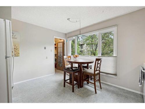 3935 Point Mckay Road Nw, Calgary, AB - Indoor Photo Showing Dining Room