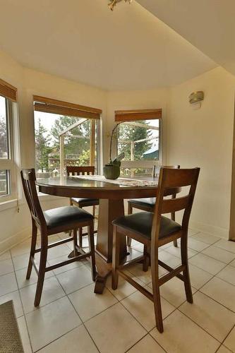 34 Sun Harbour Way Se, Calgary, AB - Indoor Photo Showing Dining Room