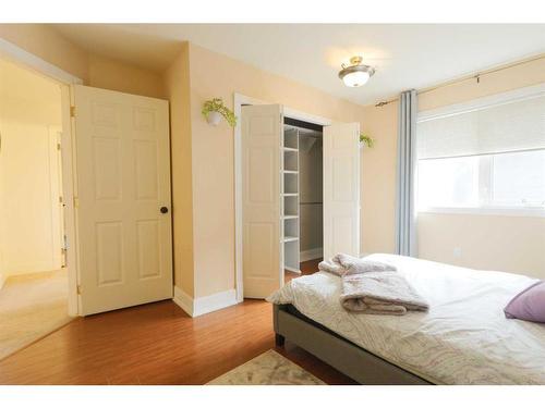 34 Sun Harbour Way Se, Calgary, AB - Indoor Photo Showing Bedroom