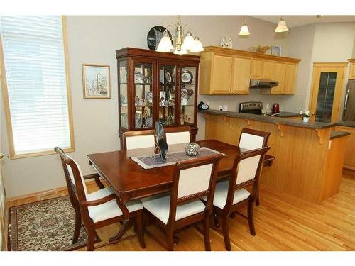 35 Wentworth Gardens Sw, Calgary, AB - Indoor Photo Showing Dining Room