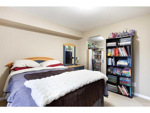 4102-31 Country Village Manor Ne, Calgary, AB - Indoor Photo Showing Bedroom