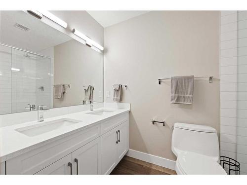 104-8355 19 Avenue Sw, Calgary, AB - Indoor Photo Showing Bathroom