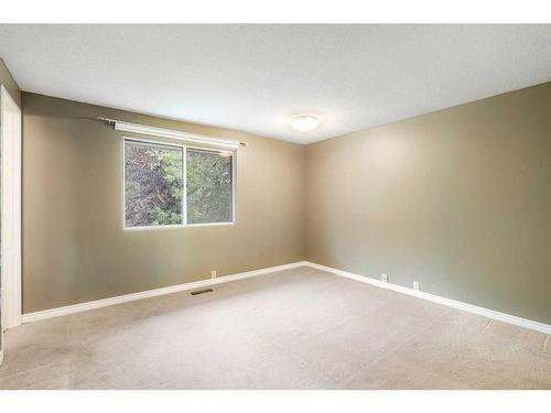 5839 Dalhousie Drive Nw, Calgary, AB - Indoor Photo Showing Other Room