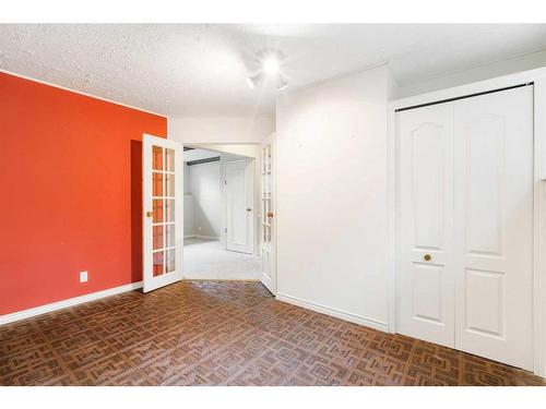 5839 Dalhousie Drive Nw, Calgary, AB - Indoor Photo Showing Other Room