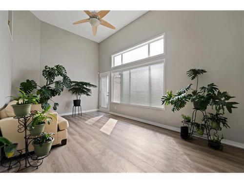 178 Everhollow Heights Sw, Calgary, AB - Indoor Photo Showing Other Room