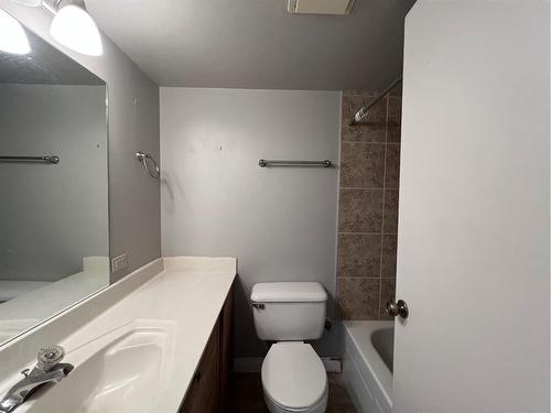 405-903 19 Avenue Sw, Calgary, AB - Indoor Photo Showing Bathroom