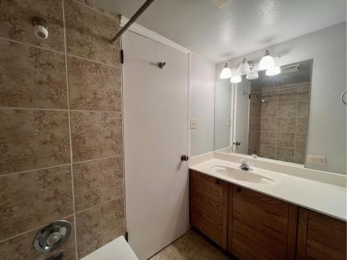 405-903 19 Avenue Sw, Calgary, AB - Indoor Photo Showing Bathroom