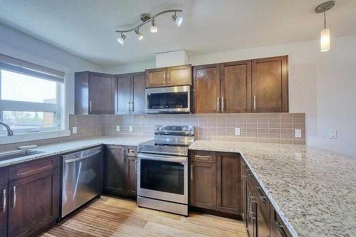 214 Covecreek Circle Ne, Calgary, AB - Indoor Photo Showing Kitchen