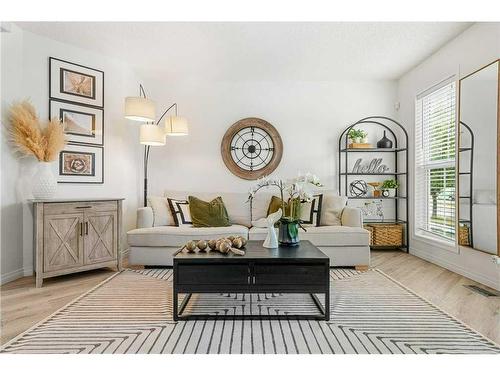 549 Mckenzie Towne Drive Se, Calgary, AB - Indoor Photo Showing Living Room