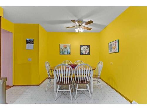 20 Varsplain Place Nw, Calgary, AB - Indoor Photo Showing Dining Room