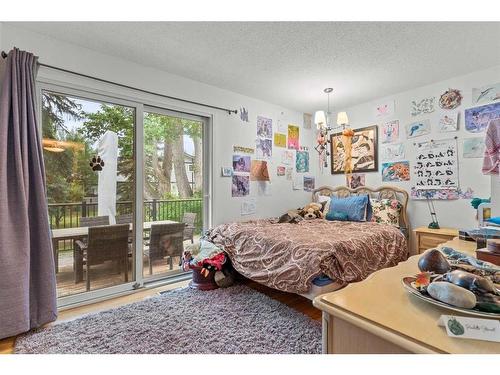 20 Varsplain Place Nw, Calgary, AB - Indoor Photo Showing Bedroom