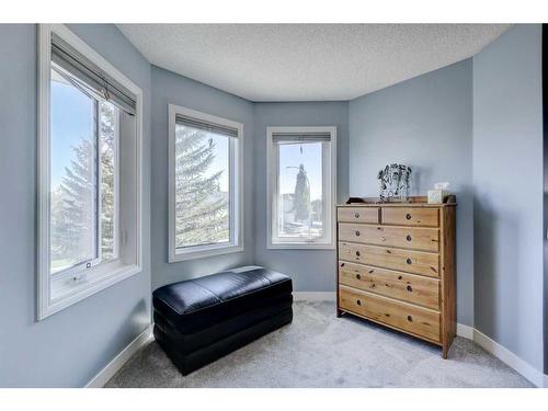 19 Woodside Crescent Nw, Airdrie, AB - Indoor Photo Showing Other Room