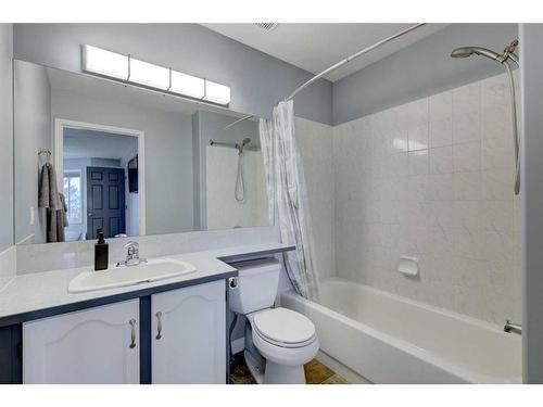 19 Woodside Crescent Nw, Airdrie, AB - Indoor Photo Showing Bathroom