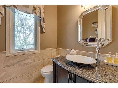 59 Wentwillow Lane Sw, Calgary, AB - Indoor Photo Showing Bathroom