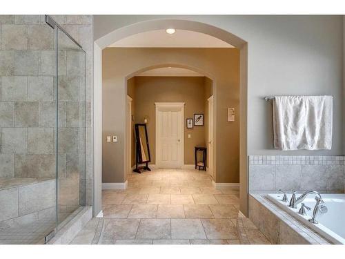 59 Wentwillow Lane Sw, Calgary, AB - Indoor Photo Showing Bathroom