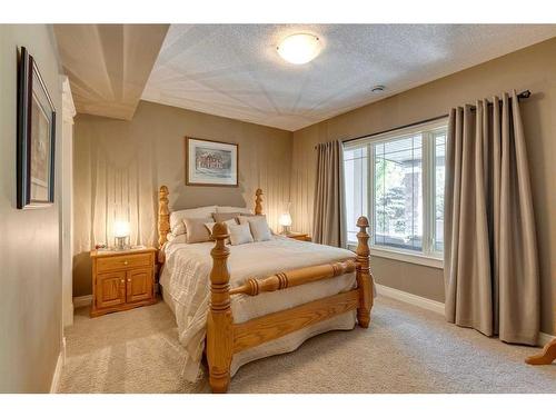 59 Wentwillow Lane Sw, Calgary, AB - Indoor Photo Showing Bedroom