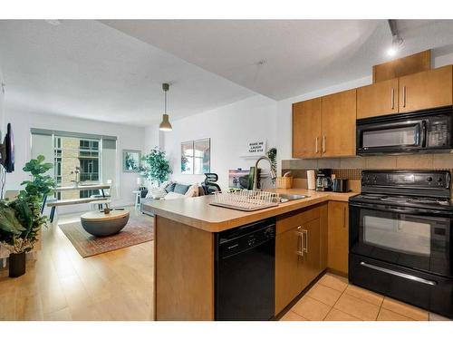 1302-210 15 Avenue Se, Calgary, AB - Indoor Photo Showing Kitchen