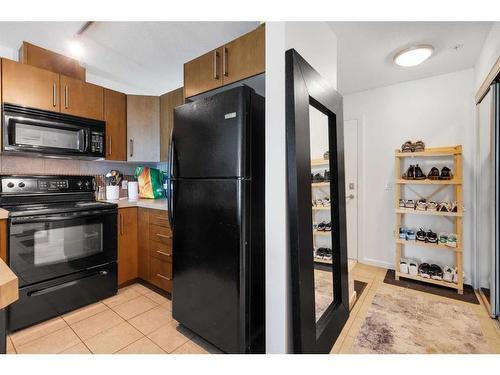 1302-210 15 Avenue Se, Calgary, AB - Indoor Photo Showing Kitchen