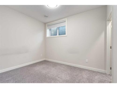 2617 12 Avenue Se, Calgary, AB - Indoor Photo Showing Other Room