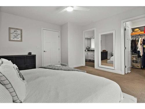 3408 Centre A Street Ne, Calgary, AB - Indoor Photo Showing Bedroom