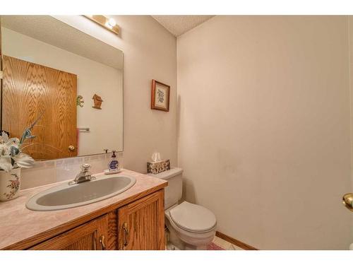 223 Coventry Close Ne, Calgary, AB - Indoor Photo Showing Bathroom